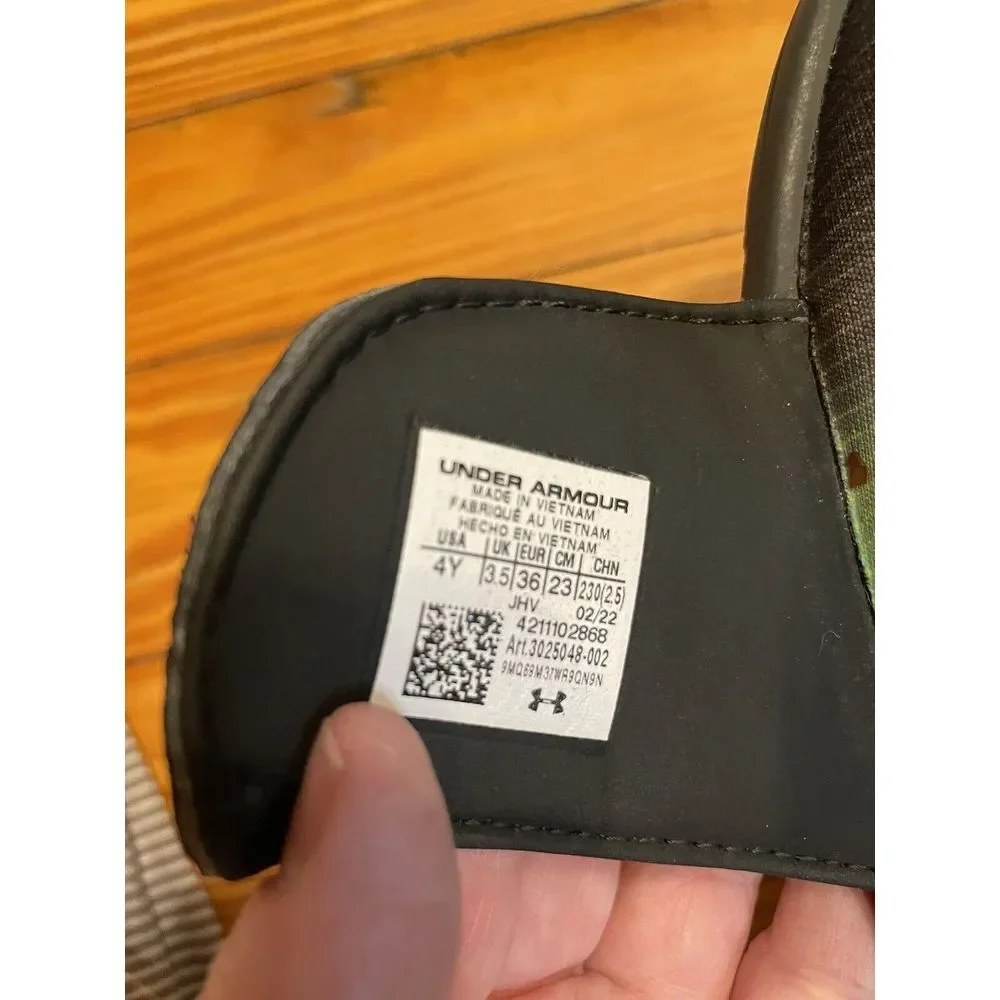 Under Armour Mercenary Slides Size 4‎